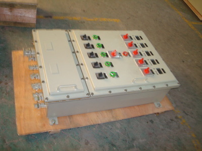 特價(jià)批發(fā)照明動(dòng)力配電箱、配電柜、電氣控制柜及無(wú)功補(bǔ)償裝置 瑞安市恒安電氣的專(zhuān)業(yè)優(yōu)勢(shì)