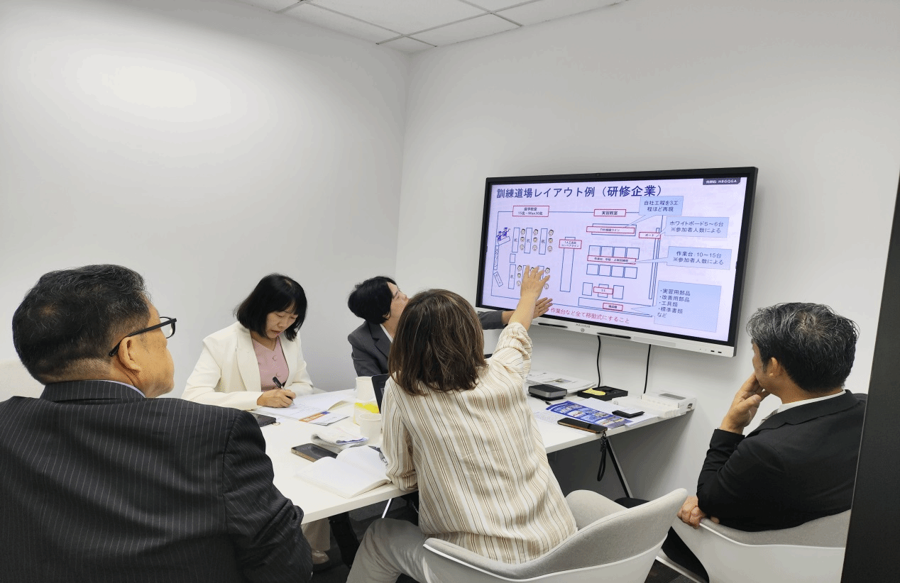 東方語言學(xué)院院長(zhǎng)程良率隊(duì)赴上海訪企拓崗與考察交流，深化產(chǎn)學(xué)研合作，賦能網(wǎng)絡(luò)技術(shù)服務(wù)人才培養(yǎng)